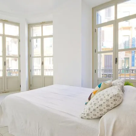 Malagaurbanrooms - View Daire